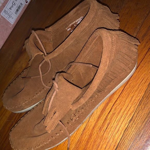 Minnetonka Moccasins - Picture 2 of 3